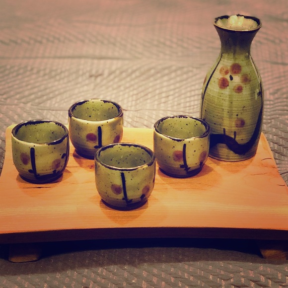 Sake Set - Picture 1 of 1